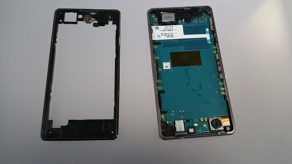 Guide tutoriel de réparation pour le Sony Xperia Z1 compact D5503